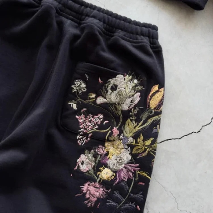 Retro plum blossom embroidered straight pants for men and women, versatile personalized street fashion jeans