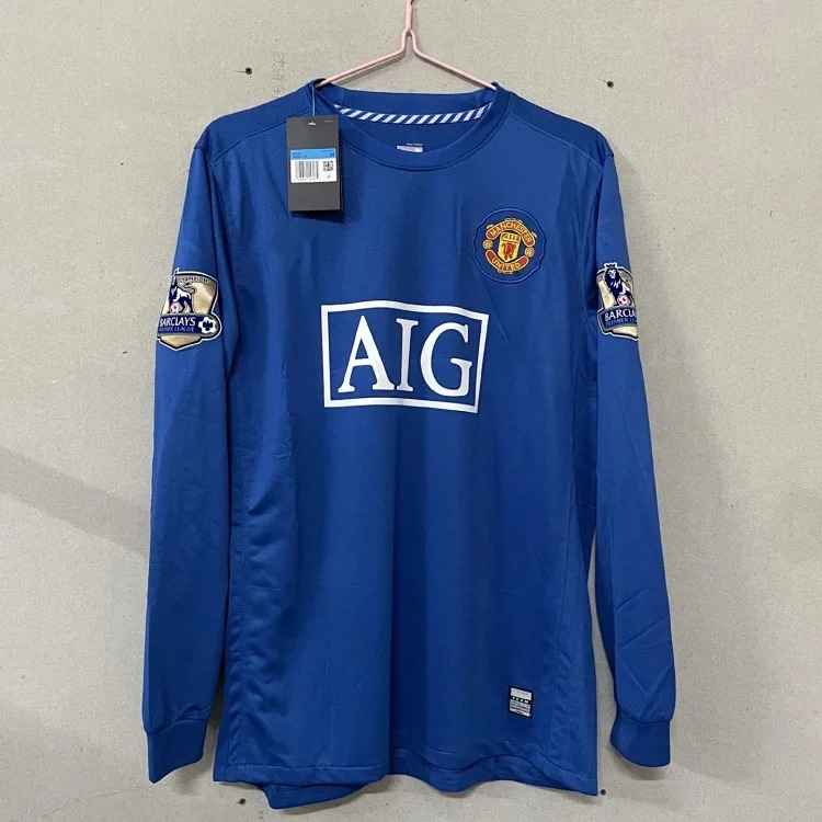 Popular retro football uniforms AC/No. 22 Kaka No. 80 Ronaldinho Manchester United Red Devils Beckham Source Manufacturer