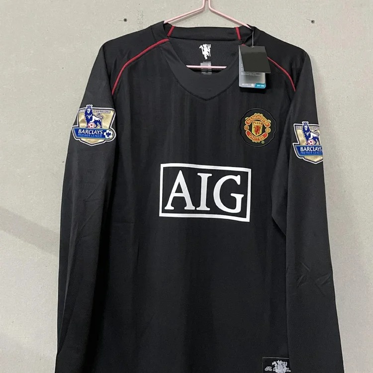 Popular retro football uniforms AC/No. 22 Kaka No. 80 Ronaldinho Manchester United Red Devils Beckham Source Manufacturer