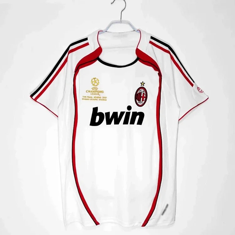 Popular retro football uniforms AC/No. 22 Kaka No. 80 Ronaldinho Manchester United Red Devils Beckham Source Manufacturer