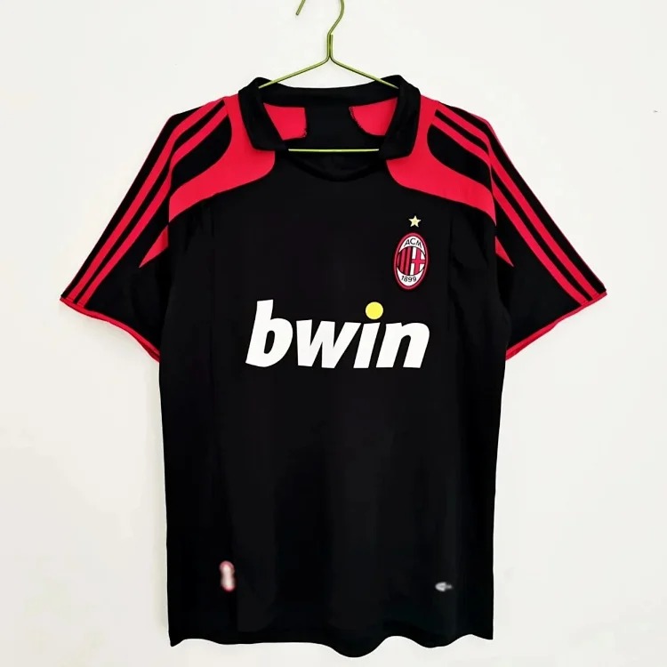 Popular retro football uniforms AC/No. 22 Kaka No. 80 Ronaldinho Manchester United Red Devils Beckham Source Manufacturer