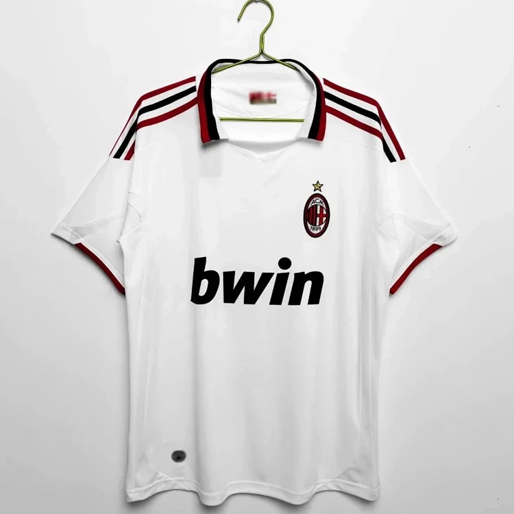 Popular retro football uniforms AC/No. 22 Kaka No. 80 Ronaldinho Manchester United Red Devils Beckham Source Manufacturer