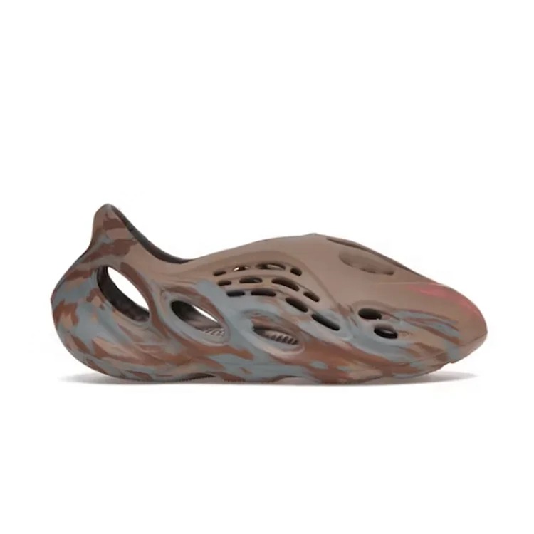 Y**zy Foam RNNR MX Sand Grey