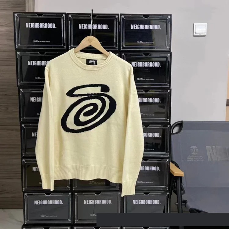 Black 8 large jacquard solid color crew neck sweater