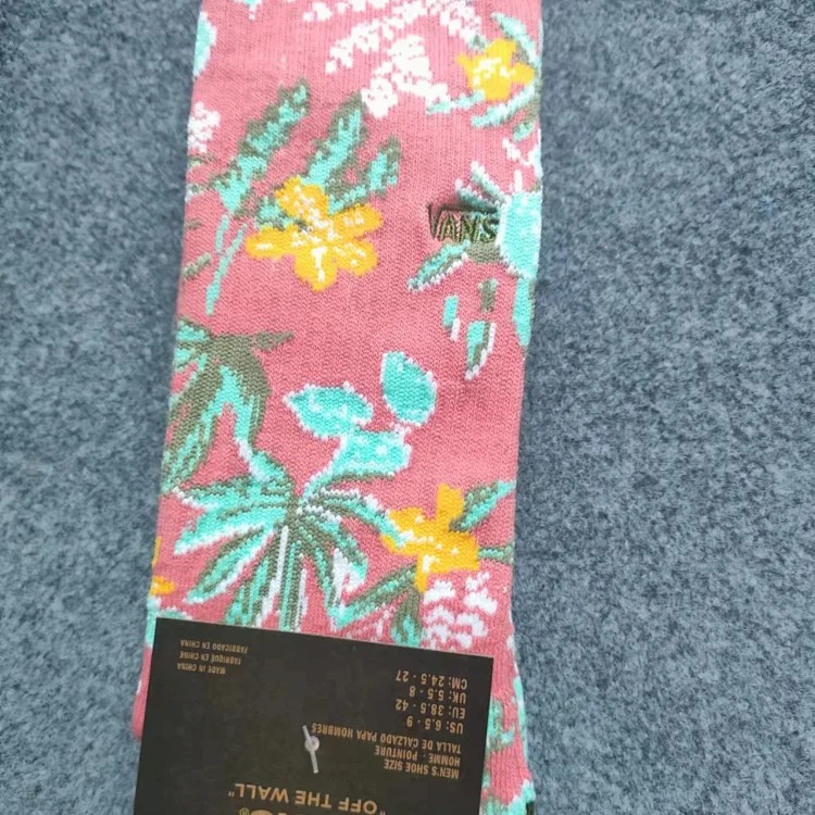 Cross-border trendy high-top cotton socks with cartoon letters and anime couple style towel-soled sports socks wholesale and retail
