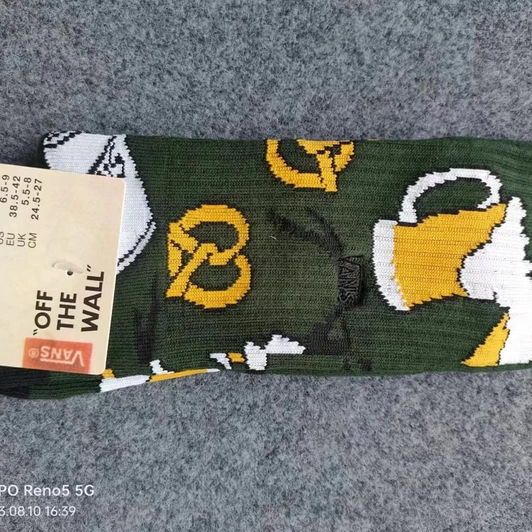 Cross-border trendy high-top cotton socks with cartoon letters and anime couple style towel-soled sports socks wholesale and retail