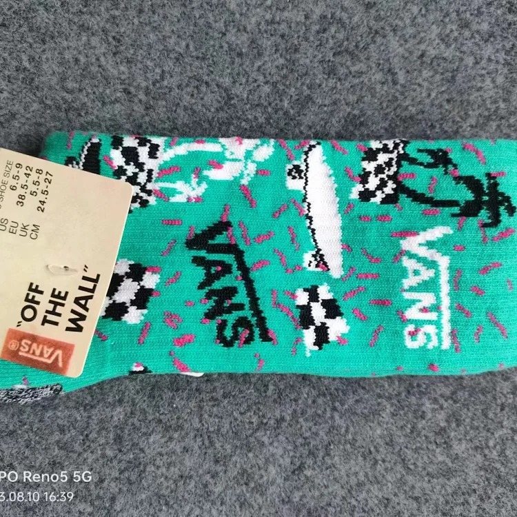 Cross-border trendy high-top cotton socks with cartoon letters and anime couple style towel-soled sports socks wholesale and retail