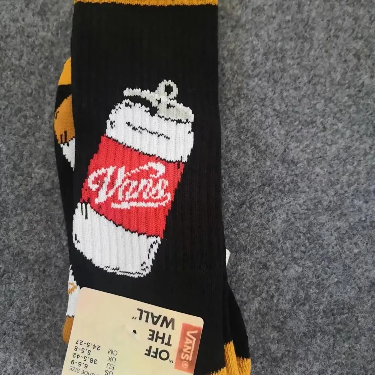 Cross-border trendy high-top cotton socks with cartoon letters and anime couple style towel-soled sports socks wholesale and retail