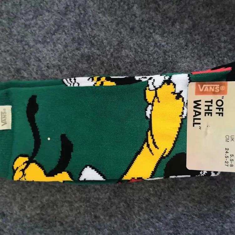 Cross-border trendy high-top cotton socks with cartoon letters and anime couple style towel-soled sports socks wholesale and retail