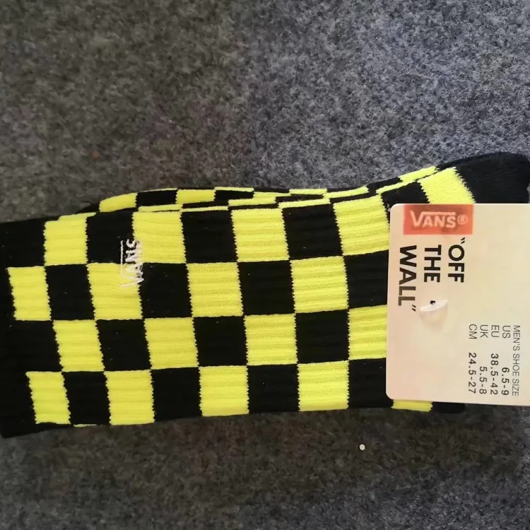 Cross-border trendy high-top cotton socks with cartoon letters and anime couple style towel-soled sports socks wholesale and retail