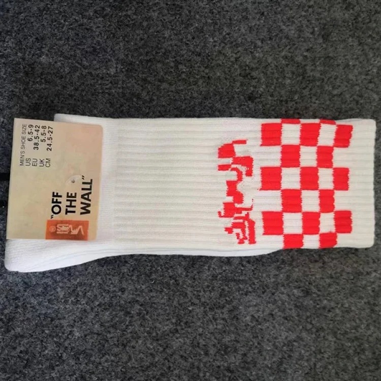 Cross-border trendy high-top cotton socks with cartoon letters and anime couple style towel-soled sports socks wholesale and retail