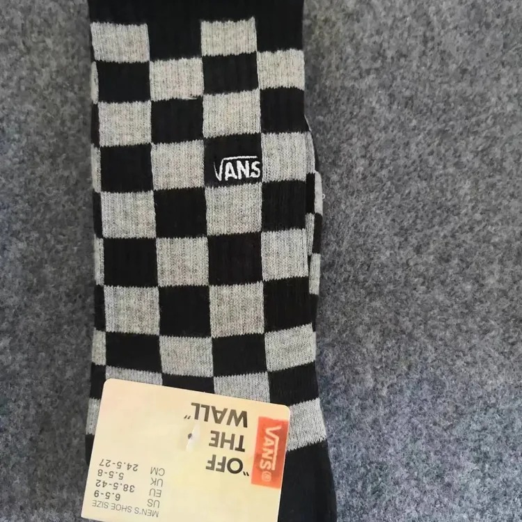 Cross-border trendy high-top cotton socks with cartoon letters and anime couple style towel-soled sports socks wholesale and retail
