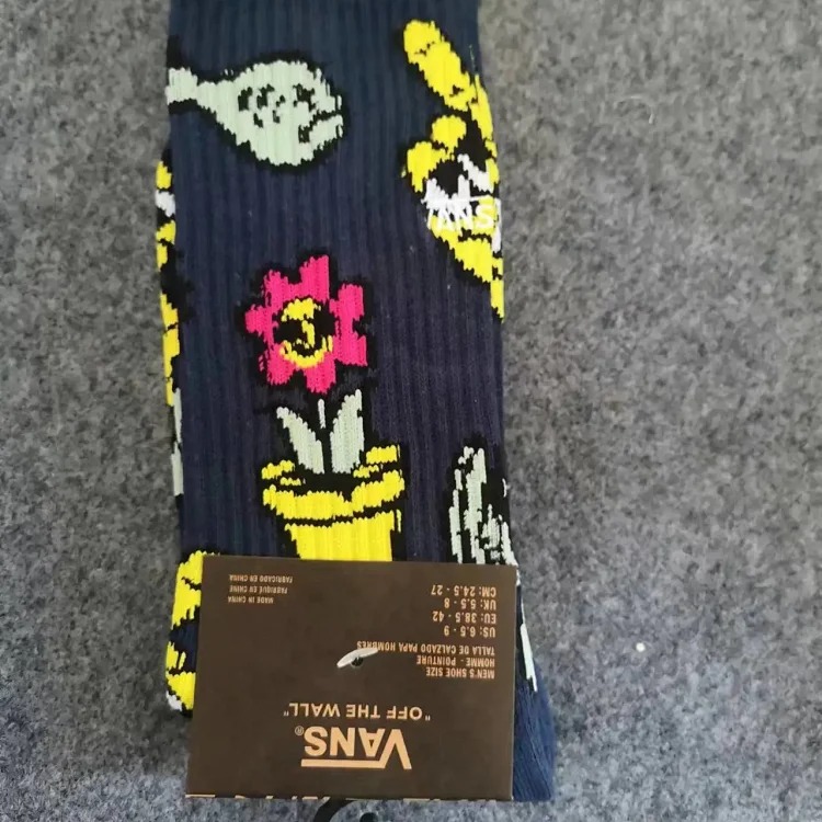 Cross-border trendy high-top cotton socks with cartoon letters and anime couple style towel-soled sports socks wholesale and retail