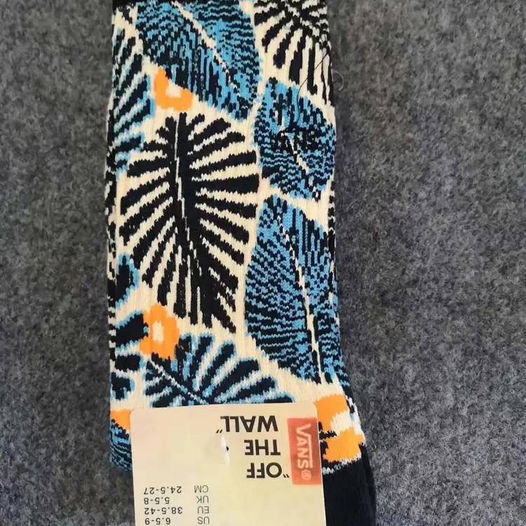 Cross-border trendy high-top cotton socks with cartoon letters and anime couple style towel-soled sports socks wholesale and retail