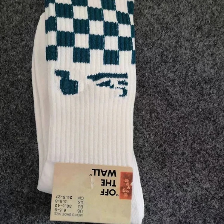 Cross-border trendy high-top cotton socks with cartoon letters and anime couple style towel-soled sports socks wholesale and retail