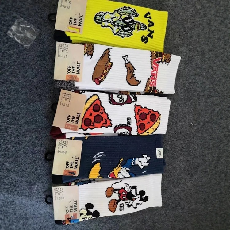 Cross-border trendy high-top cotton socks with cartoon letters and anime couple style towel-soled sports socks wholesale and retail