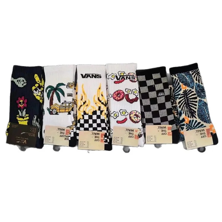 Cross-border trendy high-top cotton socks with cartoon letters and anime couple style towel-soled sports socks wholesale and retail
