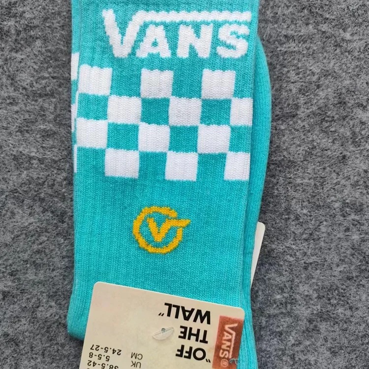 Cross-border trendy high-top cotton socks with cartoon letters and anime couple style towel-soled sports socks wholesale and retail