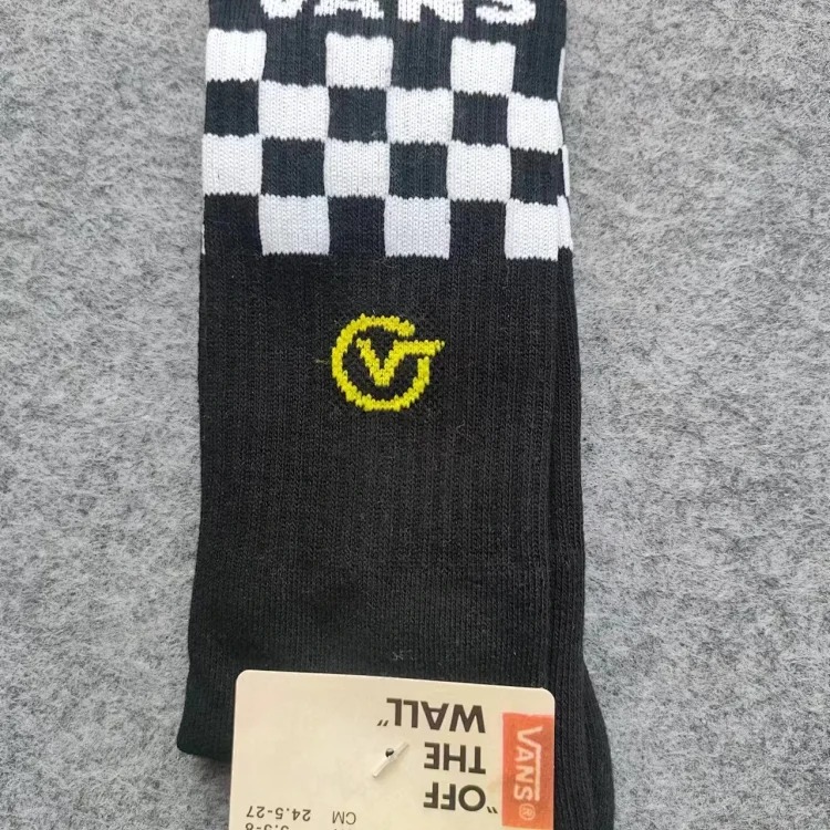 Cross-border trendy high-top cotton socks with cartoon letters and anime couple style towel-soled sports socks wholesale and retail