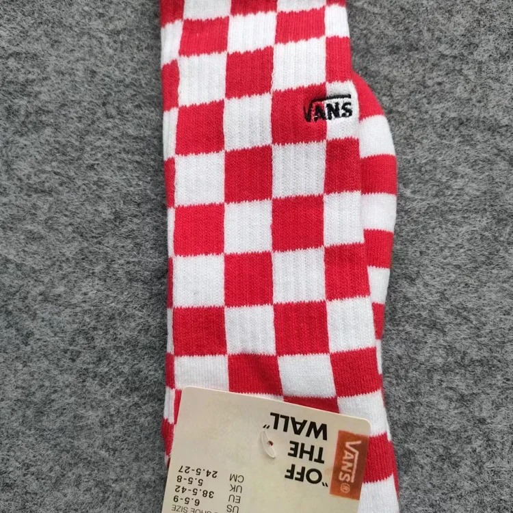 Cross-border trendy high-top cotton socks with cartoon letters and anime couple style towel-soled sports socks wholesale and retail