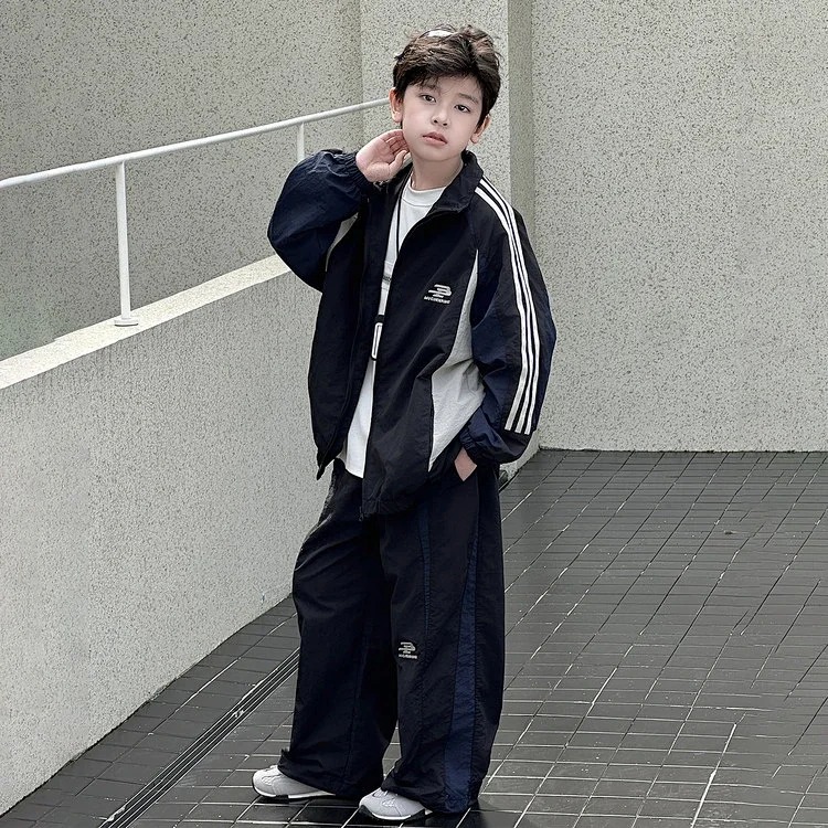 2026 new autumn style medium and large boys Korean style stitching embroidery suit outdoor fashion loose and comfortable two-piece set