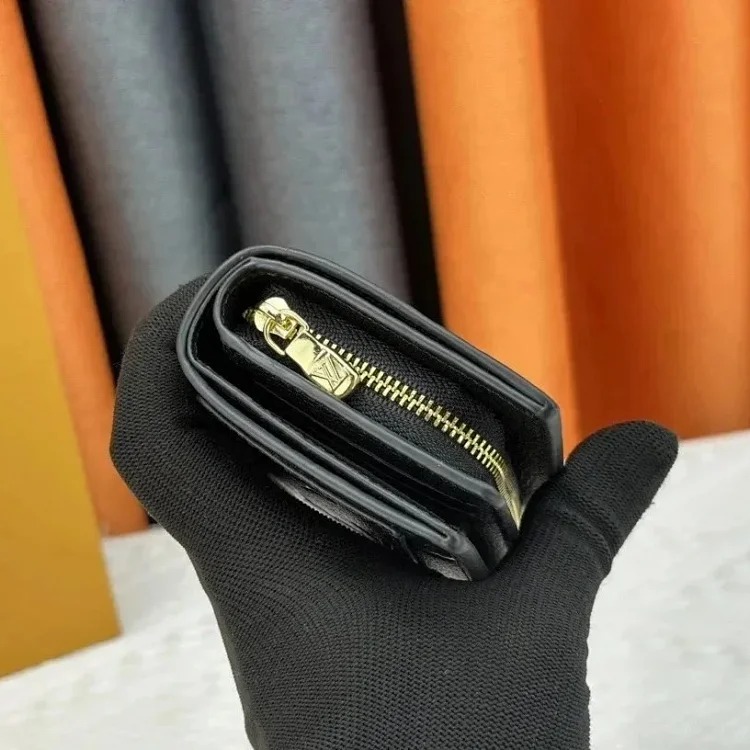 M80152 this éa wallet