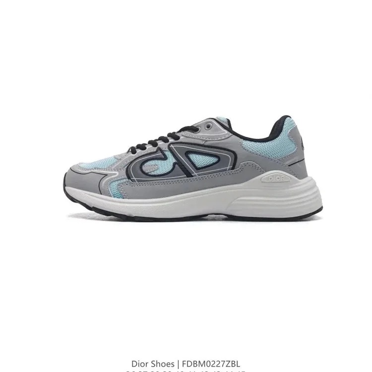 D's running shoes and sneakers