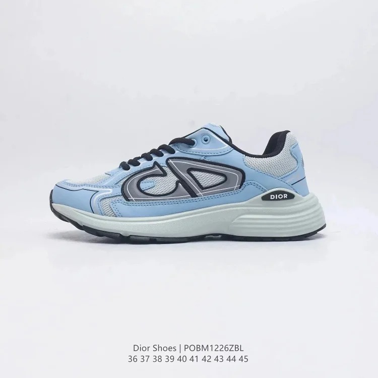 D's running shoes and sneakers