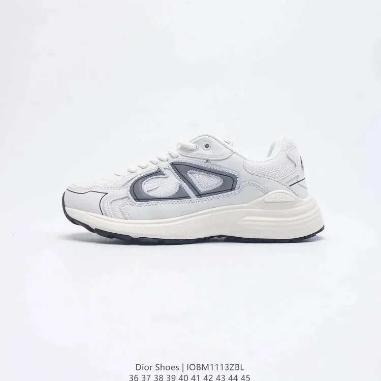 D's running shoes and sneakers