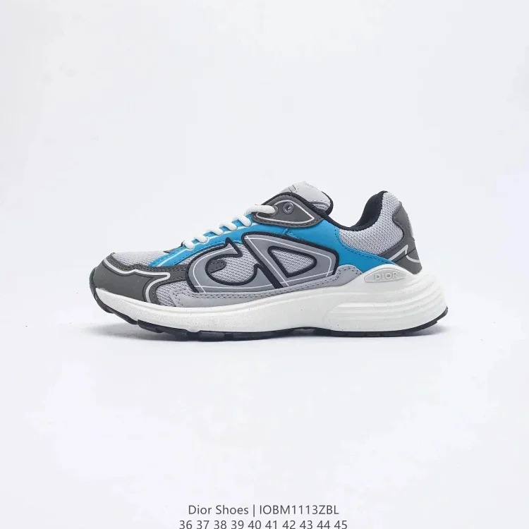 D's running shoes and sneakers