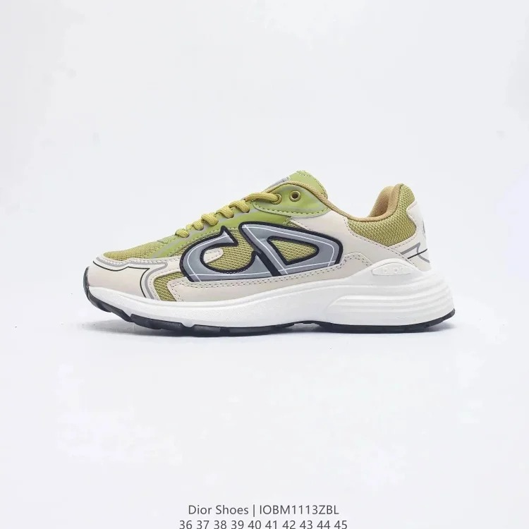 D's running shoes and sneakers