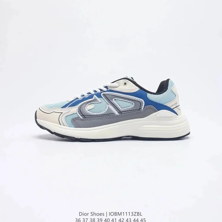 D's running shoes and sneakers