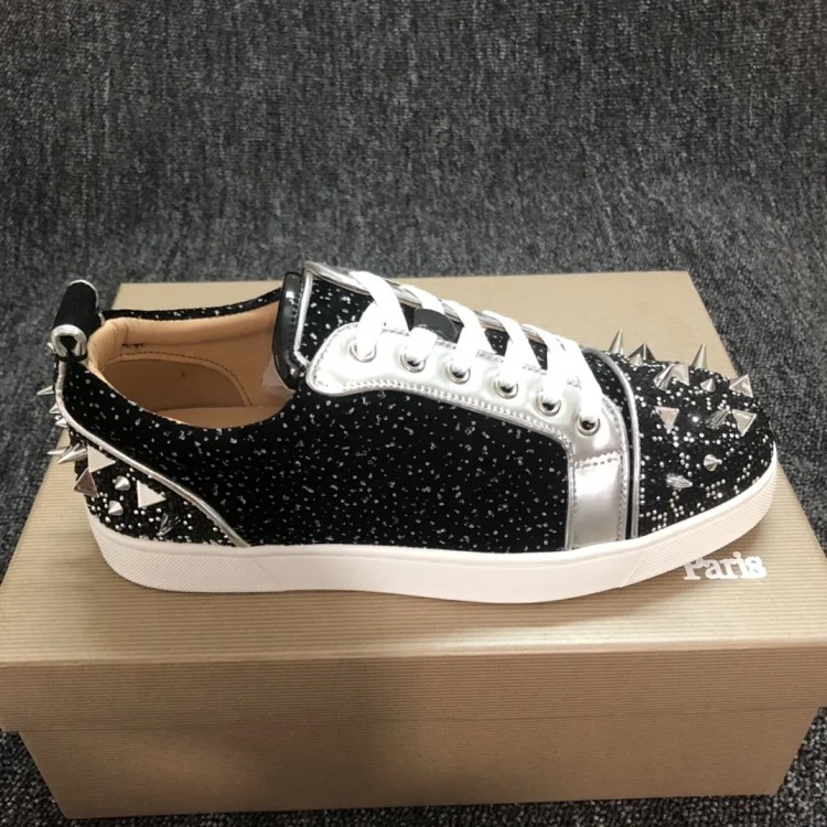 OG1 red sole rivet casual shoes for men and women, same style