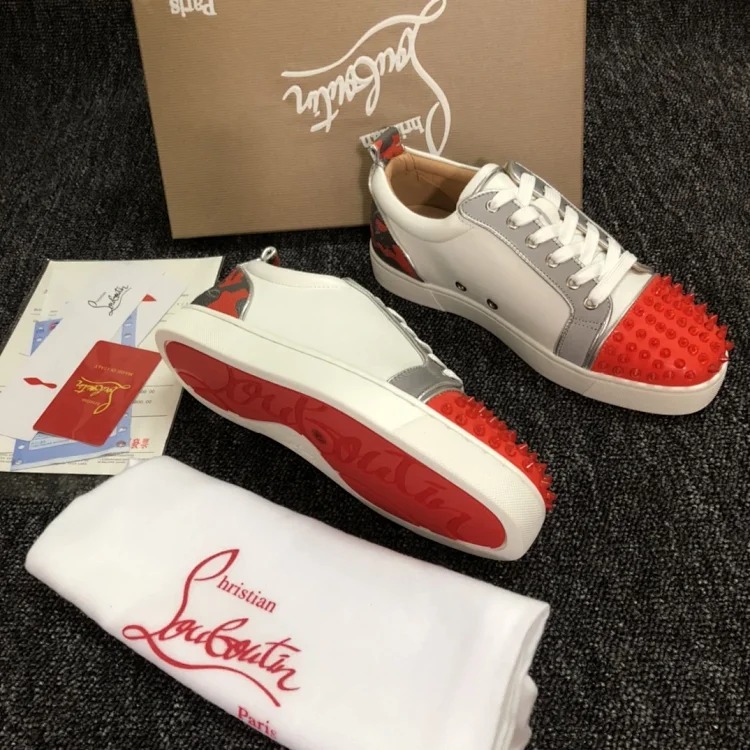 OG1 red sole rivet casual shoes for men and women, same style