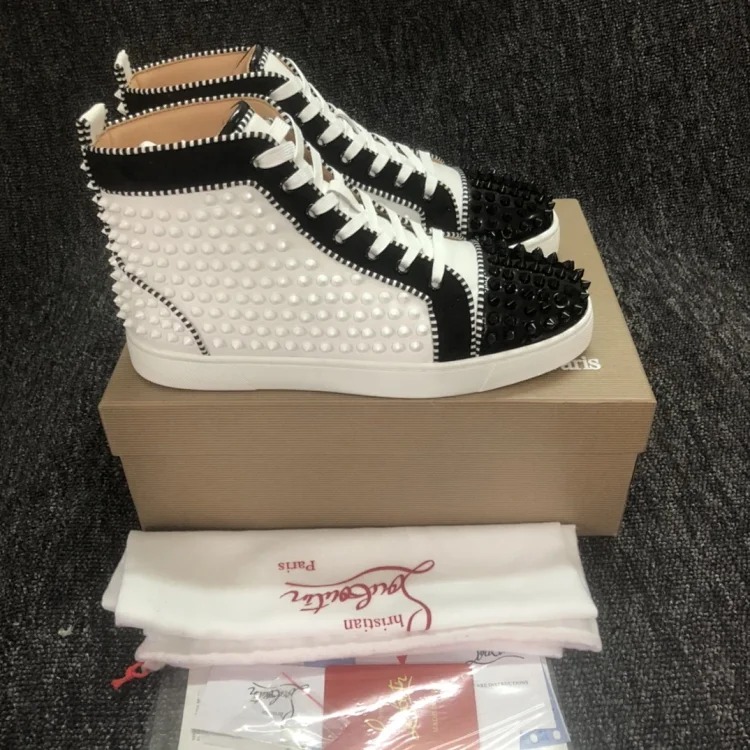 OG1 red sole rivet casual shoes for men and women, same style