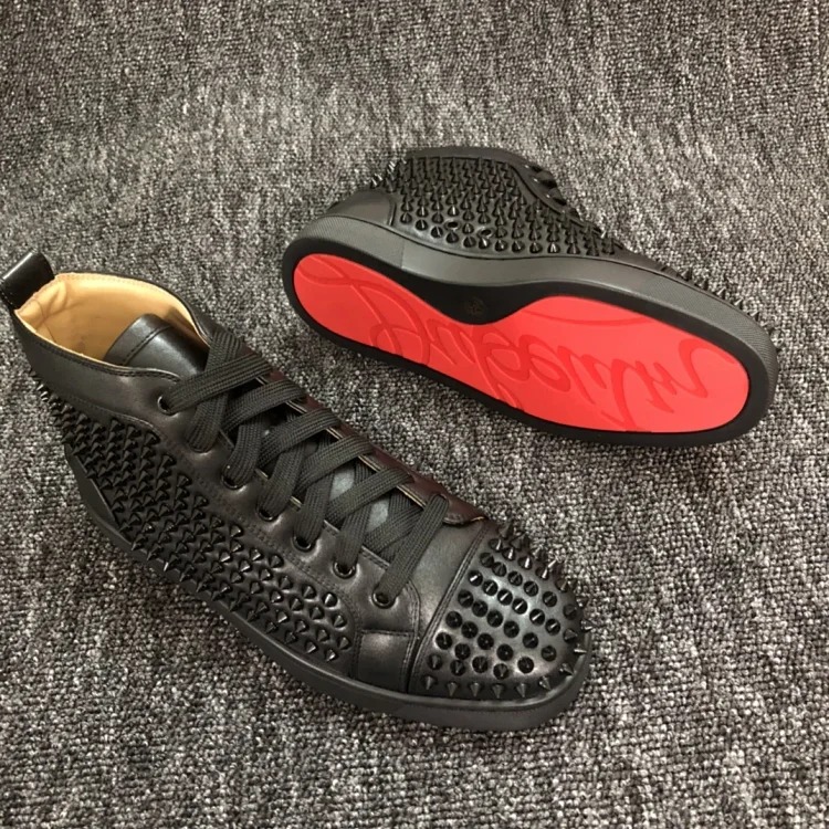 OG1 red sole rivet casual shoes for men and women, same style