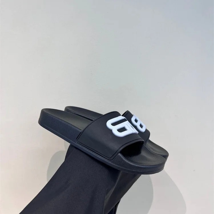 B-letter slippers couple style soft-soled one-piece beach sandals for outer wear