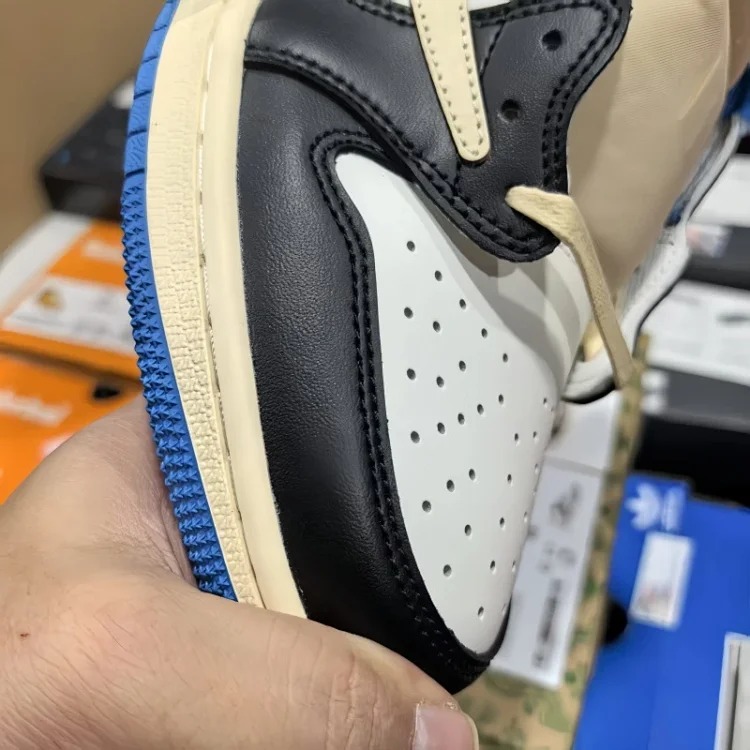 Jordan AJ1 Lightning Barb Casual Sports Shoes for Men and Women for Autumn and Style