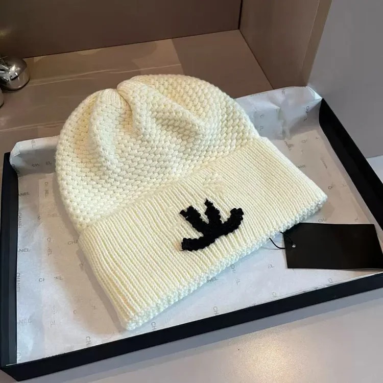 Hat Women's Autumn and Winter Woolen Hat Warm Windproof and Cold Hat Versatile Letter Knitted Hat Outdoor Fashion Senior Baotou Hat