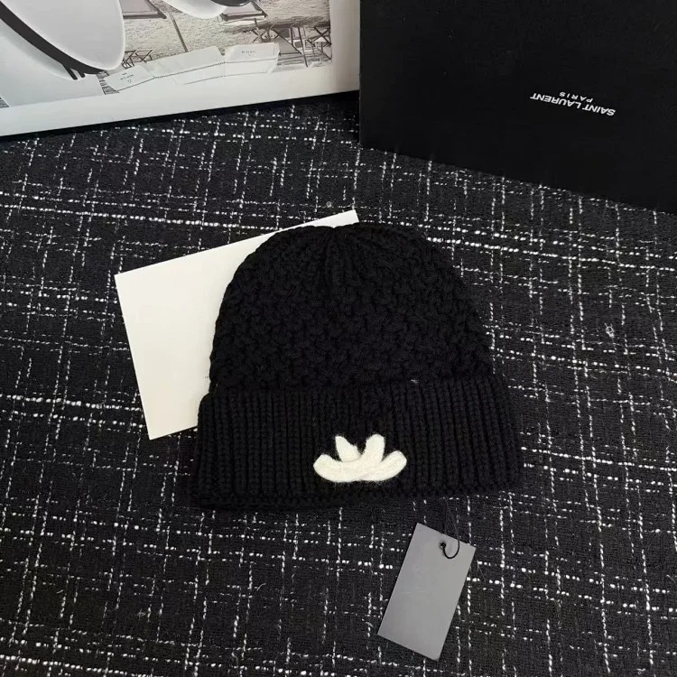 Hat Women's Autumn and Winter Woolen Hat Warm Windproof and Cold Hat Versatile Letter Knitted Hat Outdoor Fashion Senior Baotou Hat