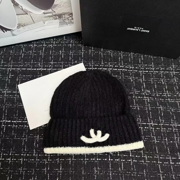 Hat Women's Autumn and Winter Woolen Hat Warm Windproof and Cold Hat Versatile Letter Knitted Hat Outdoor Fashion Senior Baotou Hat