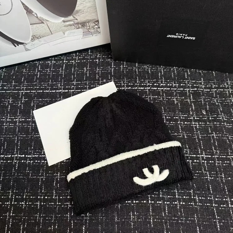 Hat Women's Autumn and Winter Woolen Hat Warm Windproof and Cold Hat Versatile Letter Knitted Hat Outdoor Fashion Senior Baotou Hat