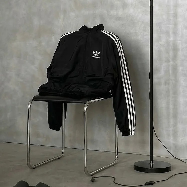 Windbreakers now in stock. WA 852 67676067