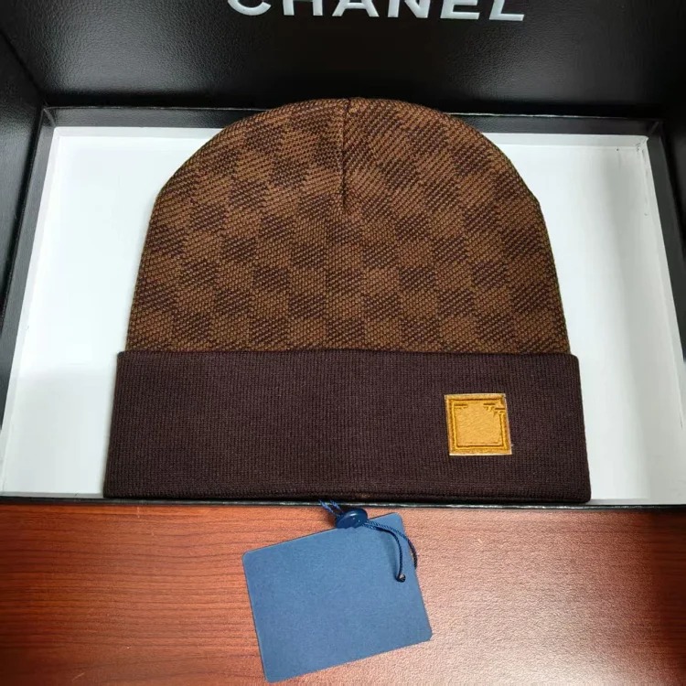 Louis Vuitton Letter correct cross-border foreign trade autumn and winter old flower plaid wool internet celebrity versatile cold hat warm leather label knitted hat without box