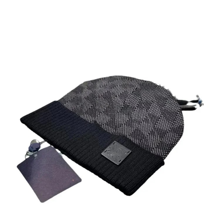 Louis Vuitton Letter correct cross-border foreign trade autumn and winter old flower plaid wool internet celebrity versatile cold hat warm leather label knitted hat without box