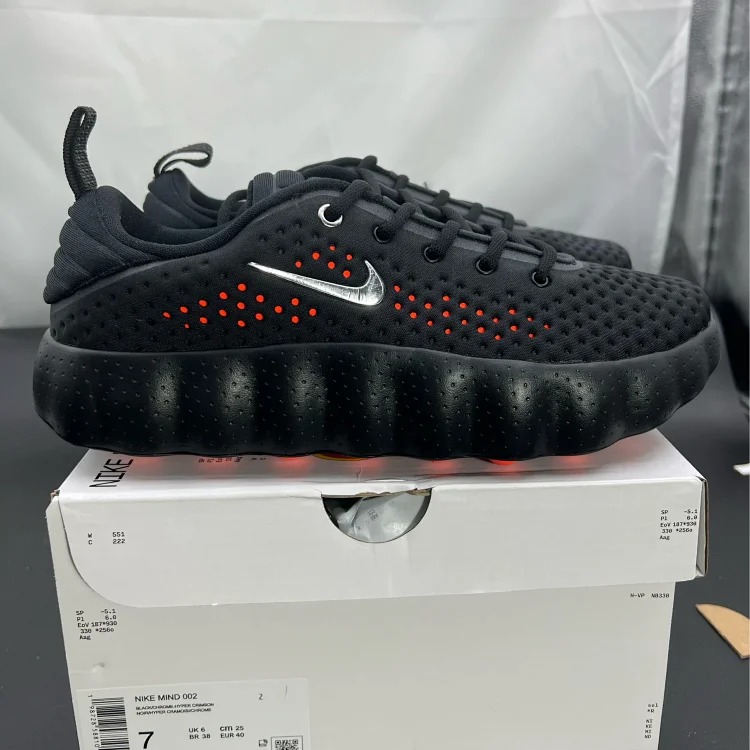 TG Mind 002 comfortable fit technology style training shoes women's black orange image 2