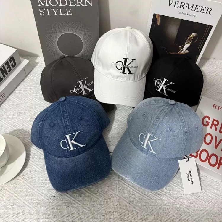 CK hat JENNIE's same baseball cap for men and women, face-showing small embroidered letters, soft top, light luxury peaked cap