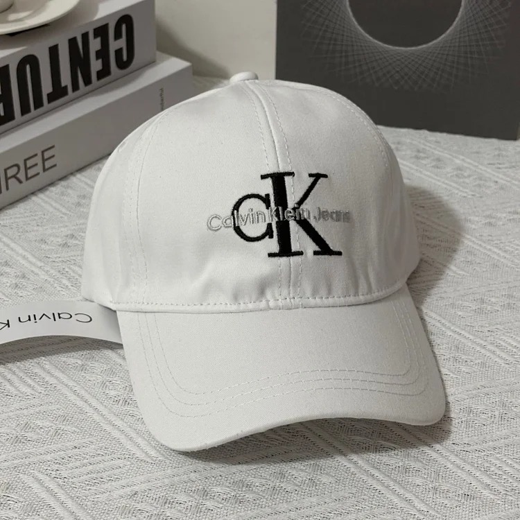 CK hat JENNIE's same baseball cap for men and women, face-showing small embroidered letters, soft top, light luxury peaked cap