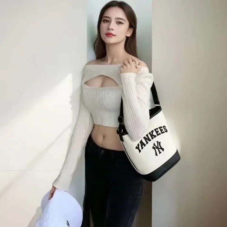 MLB Yankees College Style Versatile Large Capacity Shoulder Bag