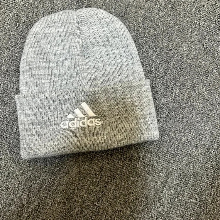 Adidas knitted hats for men and women, Adidas cold hats, Adidas woolen hats, adidas hats, ad hats, no stuck logistics counter goods